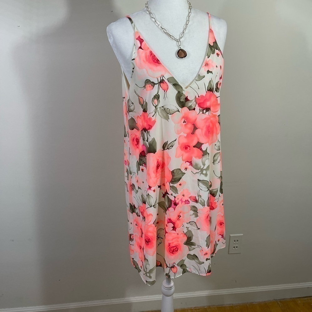 Final Touch sz med nightie negligee in a floral print with a satin feel lined